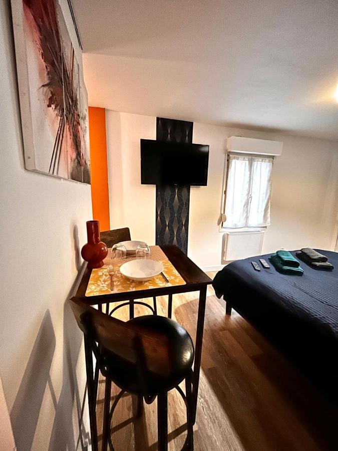 Charmant Studio En Plein Centre Ville De Chartres Apartment Exterior photo